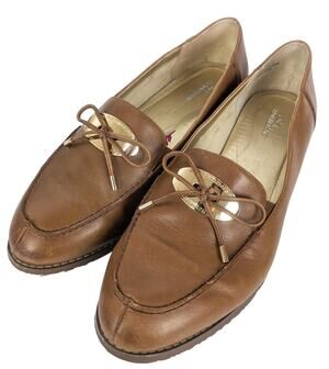 Ros Hommerson Dana Loafer Sz 9W Brown Leather Gold Medallion Bow Comfort Shoe